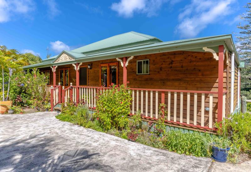 Exceptionally Private Retreat on 2 Acres