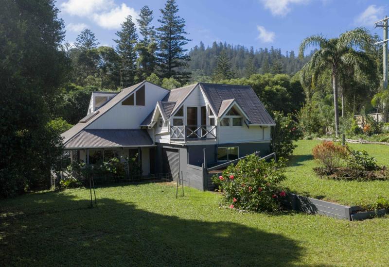 Escape to Tranquillity in Anson Bay