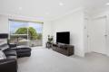 LIGHT FILLED MODERN APARTMENT