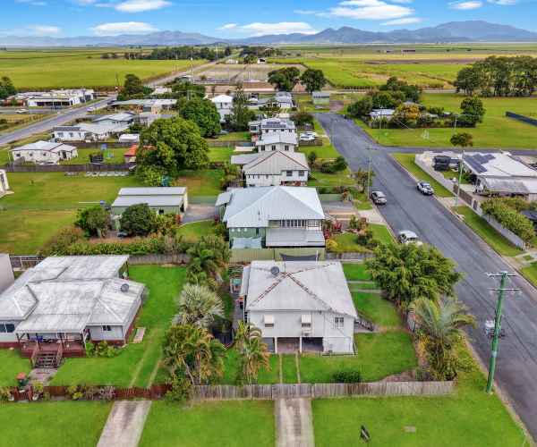 Seller of a House in Marian