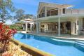 Vivacious Paradisal Oasis on Par with 75m Golf Course Frontage 