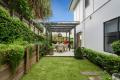 1 Minute Stroll to the Beach - Stylish Apartment With Ocean Glimpses, Holiday Let Opportunities & Pet Friendly