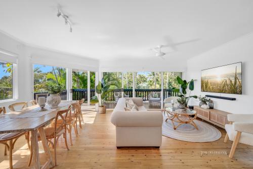 9 Ferguson Street, Sunshine Beach QLD 4567 - House for sale - Tom ...