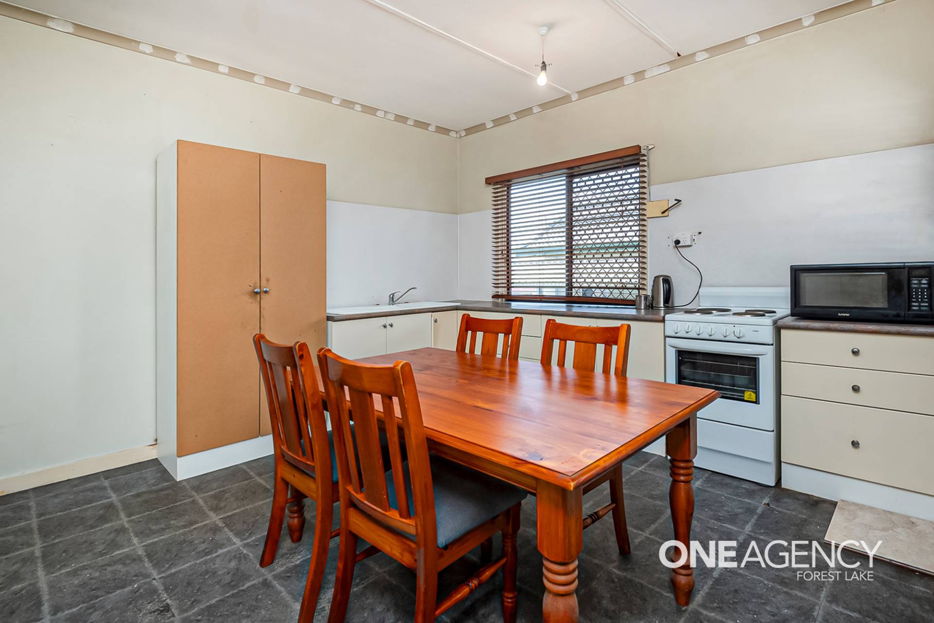 ***ONE MORE SOLD BY ISAAC NGUYEN*** One Agency Forest Lake