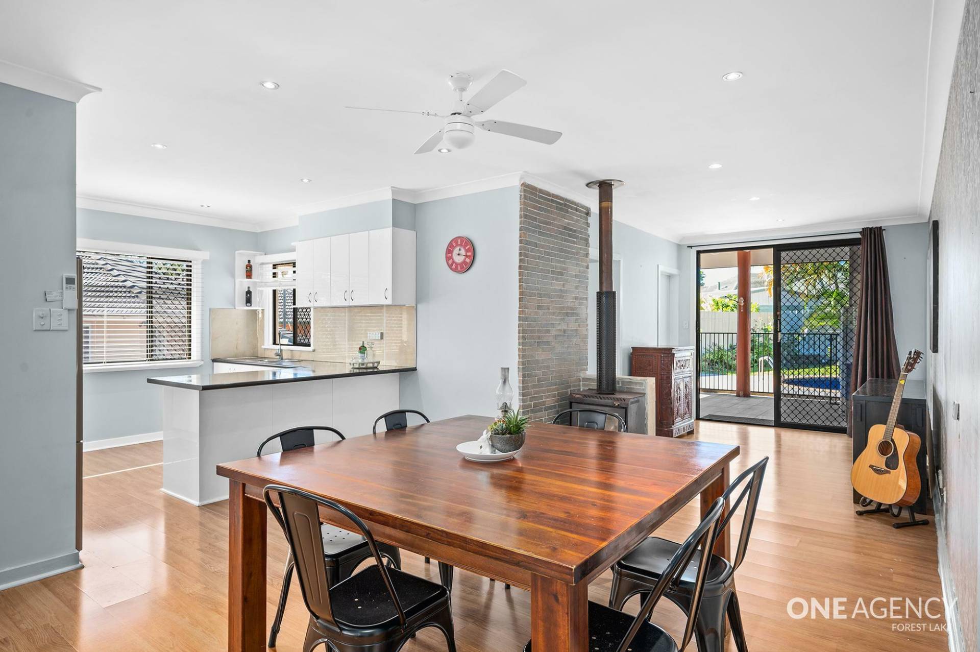 Charming Renovated Family Home with Pool and Outdoor Oasis on a 928m²