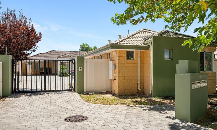 Foothills Villa Living in Kelmscott - Location, Location, Location!