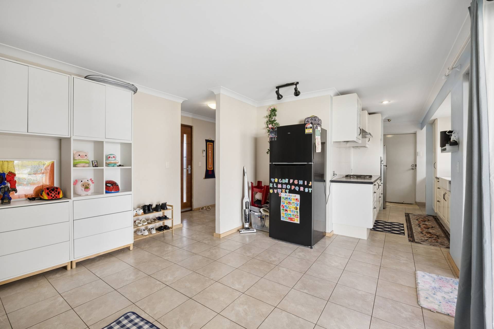 4 Rhine Crescent, Beechboro, Beechboro - Thumbnail 8