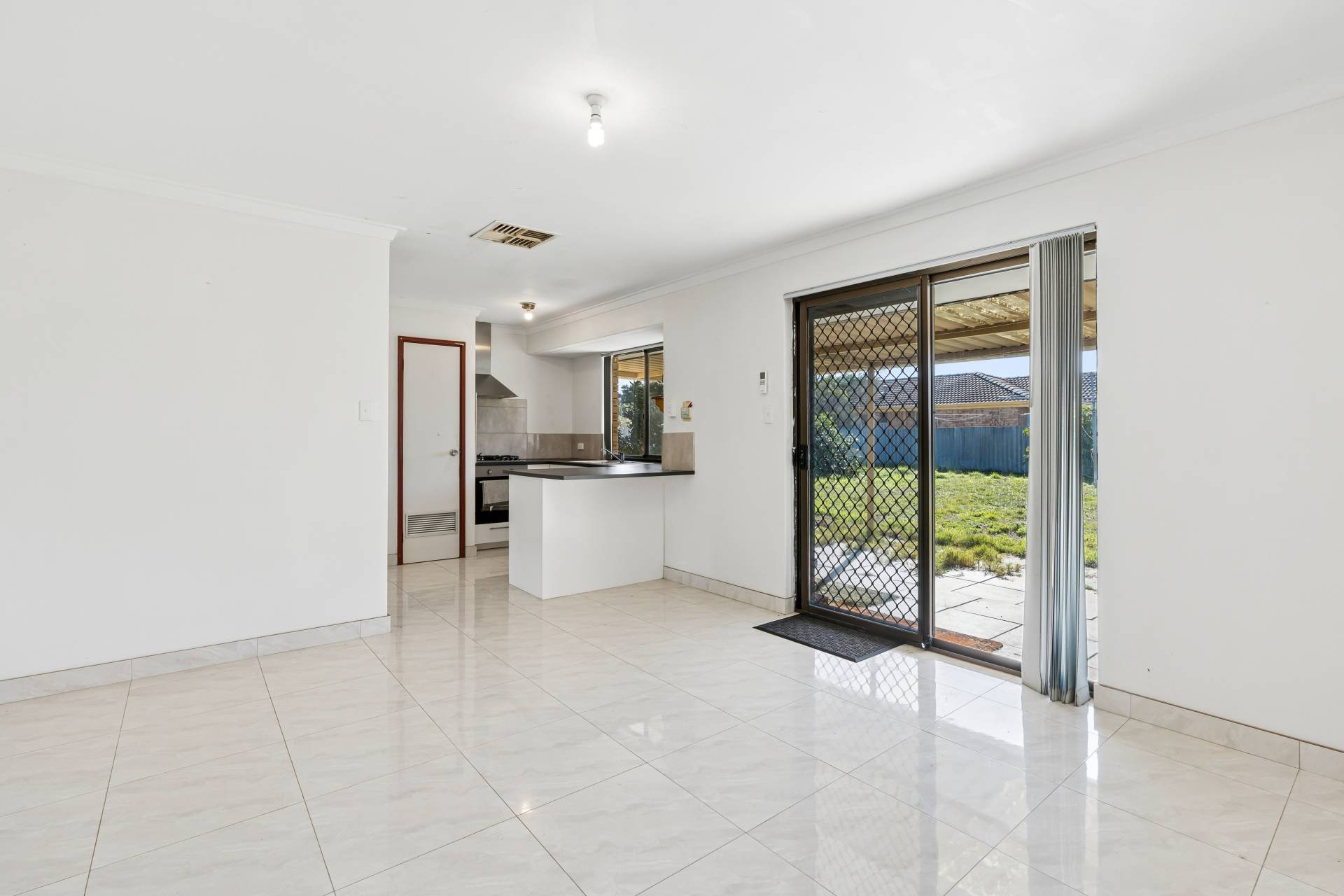 4 Walker Place, Gosnells, Gosnells - Thumbnail 8