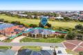 Grand family living on the golf course – space, style, and a stunning outlook
