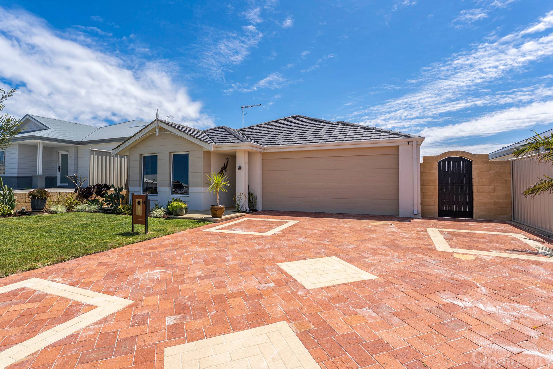 14 Yerilla Road, Golden Bay - Image 1