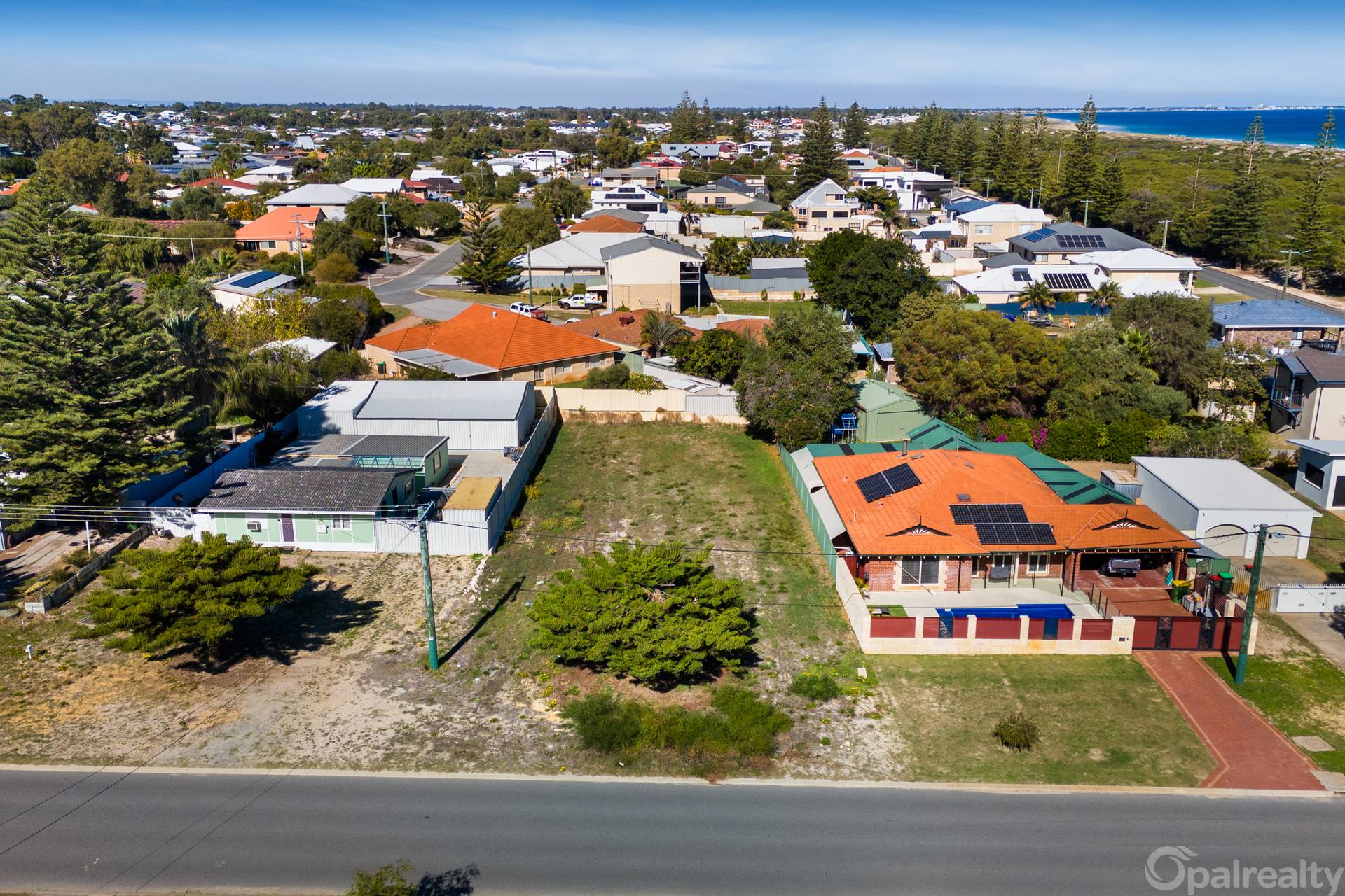 6 Dampier Drive, Golden Bay - Image 1