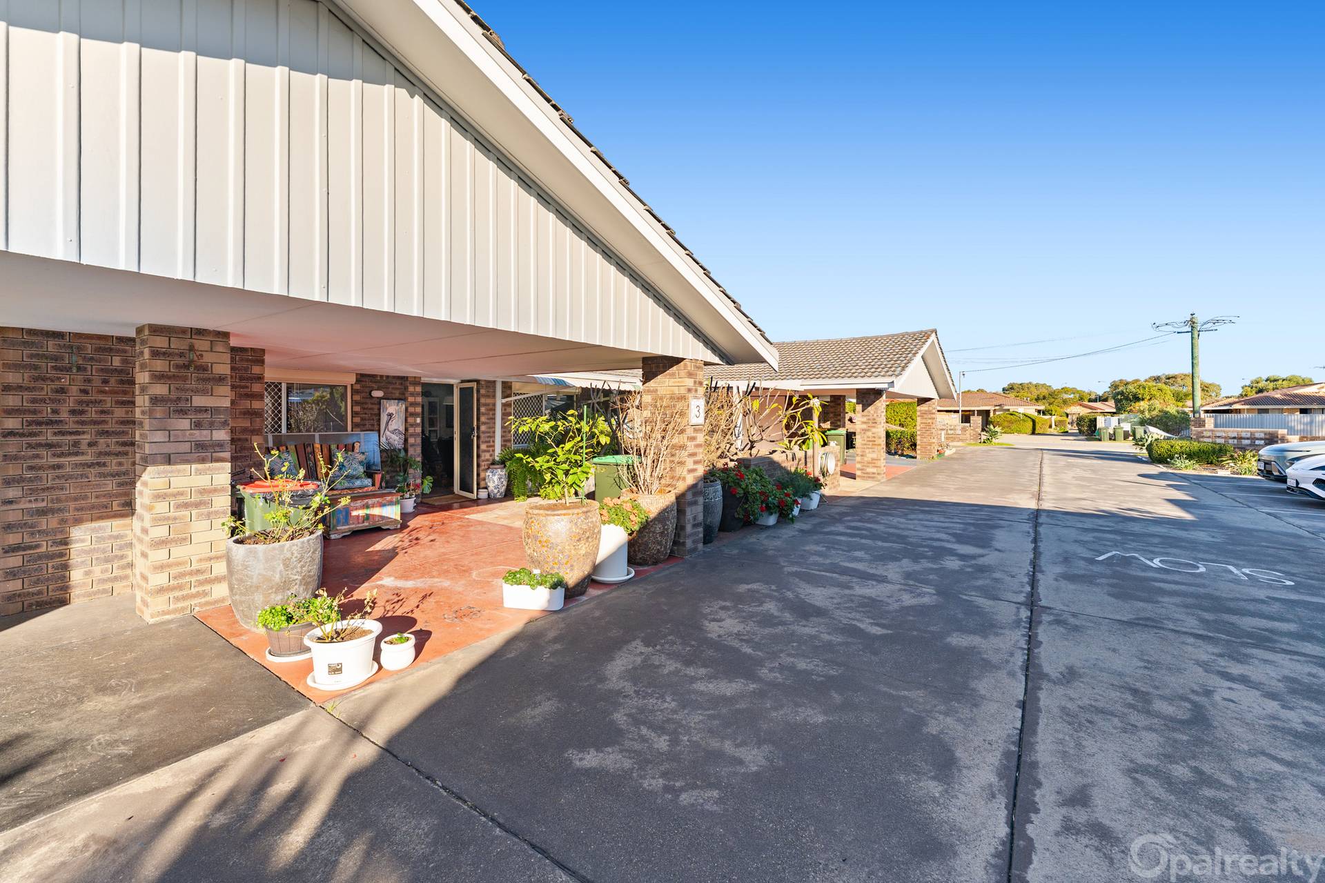 3/6 Merope Close, Rockingham - Thumbnail 2