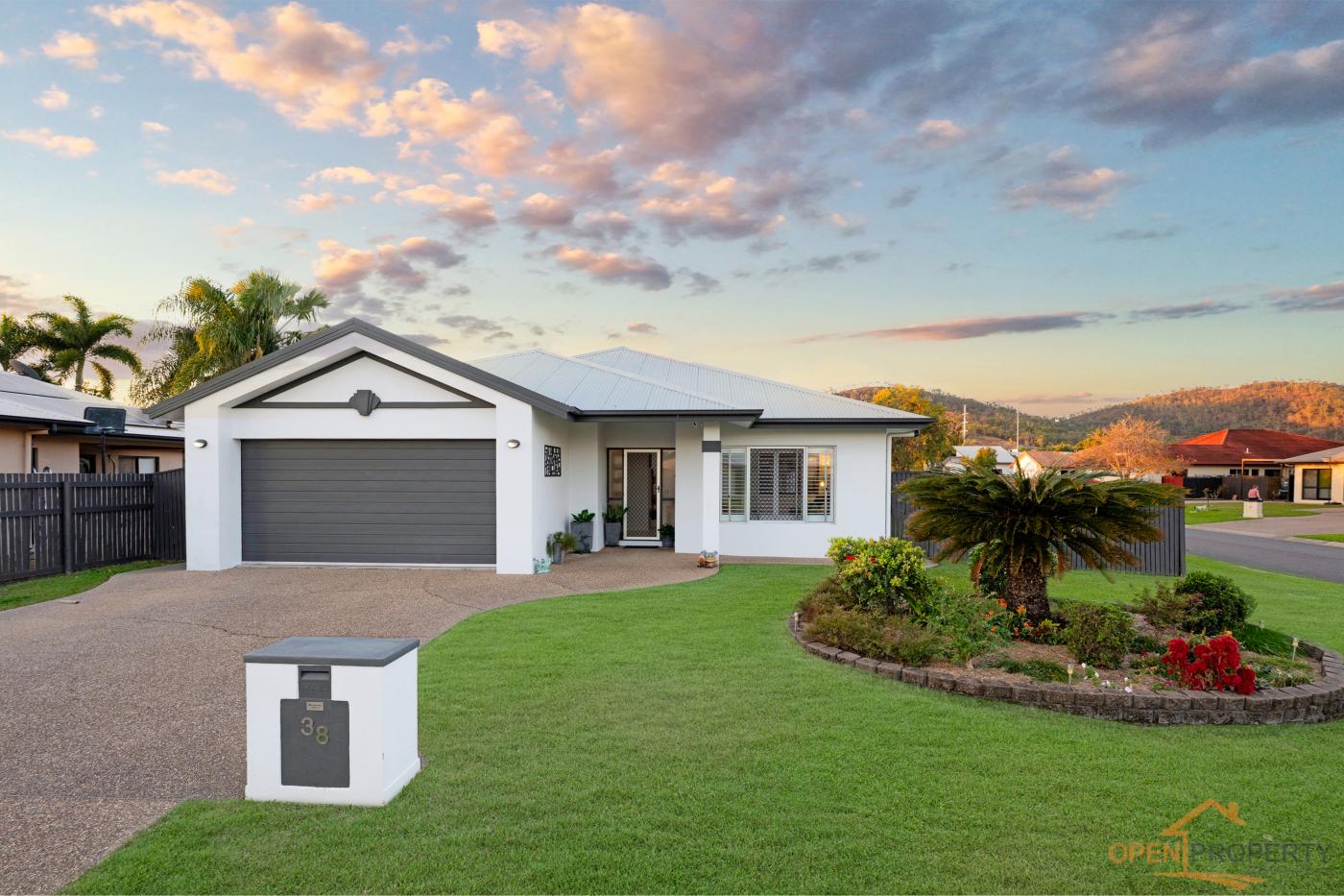 38 Bamboo Crescent, Mount Louisa - Image 1