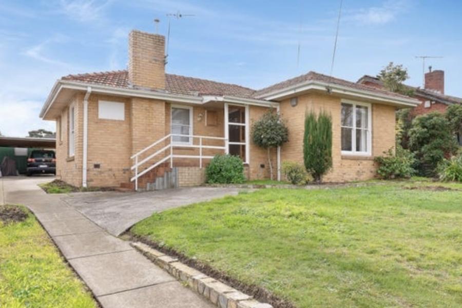 Family Home In Prime Location With Huge Potential!