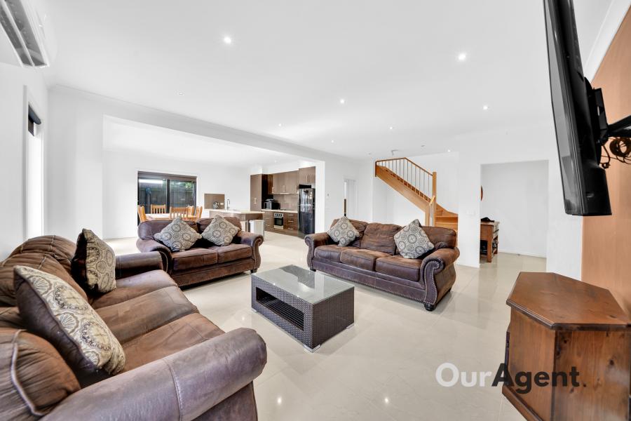 Family Home With Separate Driveway