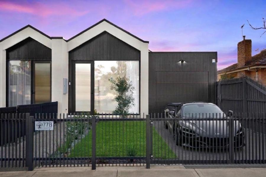 Brand New Contemporary Living in a Prime Hadfield Location