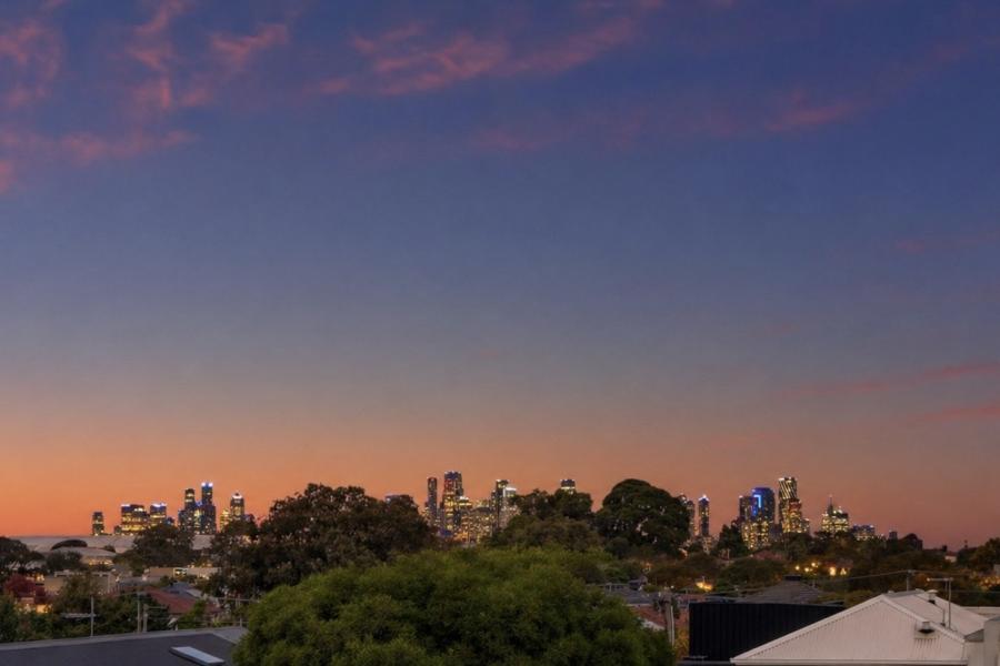 City Views In Prime Hadfield Location