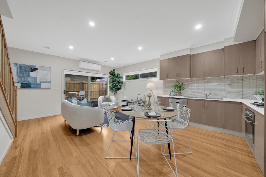 Charming & Low-Maintenance Living in a Prime Hadfield Location