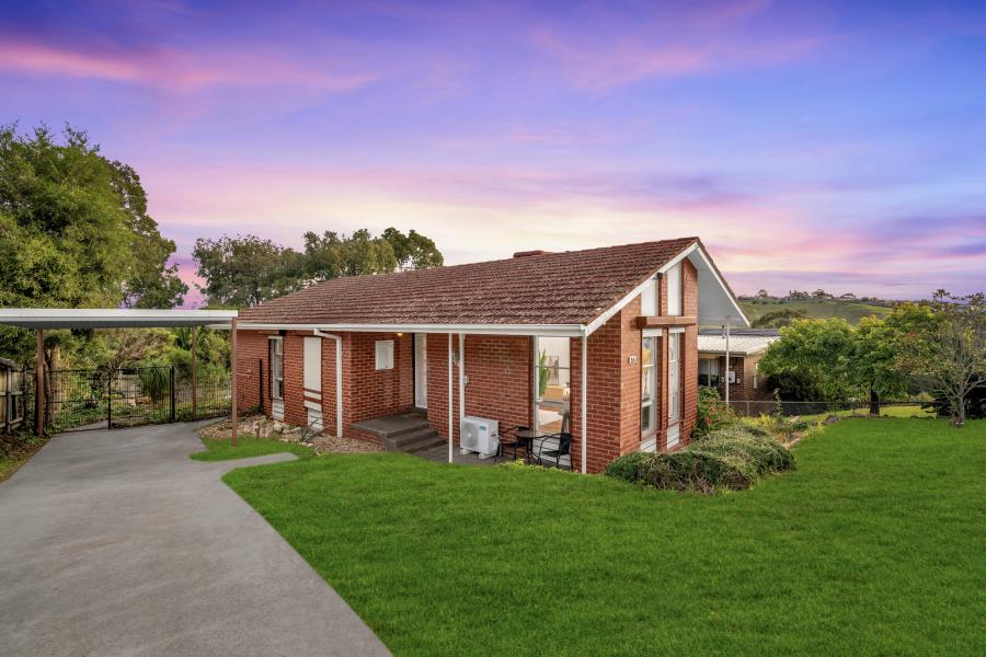 Family Comfort on a Generous Allotment in a Convenient Jacana Pocket