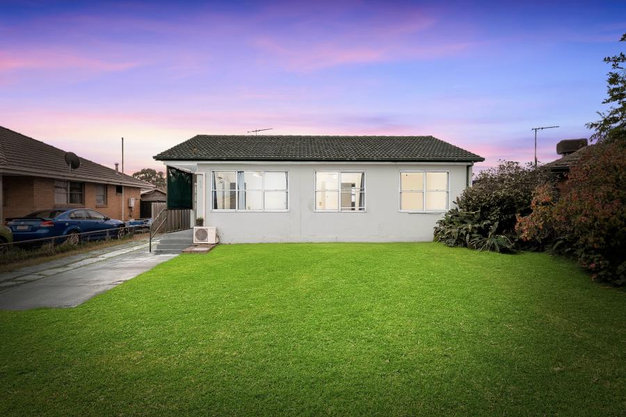 High-Exposure Barry Road Opportunity – Home, Investment or Medical Clinic Potential (STCA)