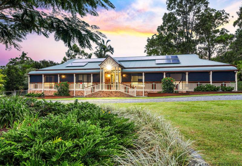 IDYLLIC ACREAGE LIFESTYLE WITH FANTASTIC OUTDOOR ENTERTAINING