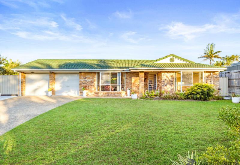 PREMIER LOCATION – CLOSE TO SHOPS AND BUS