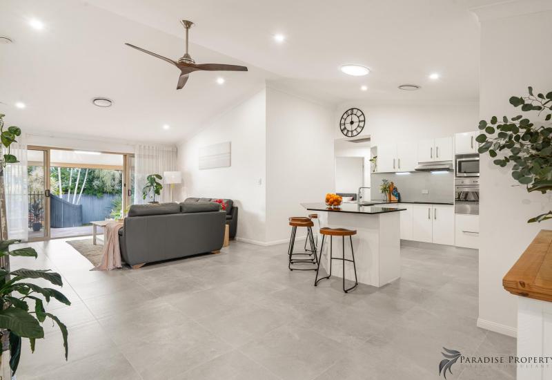 MODERN, OPEN PLAN LIVING IN STRETTON CATCHMENT