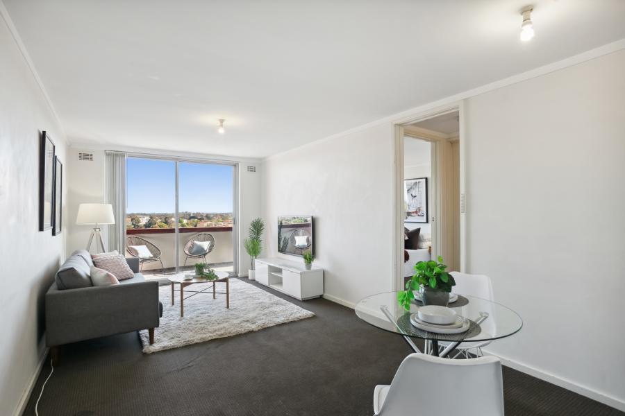 Top Floor River Views