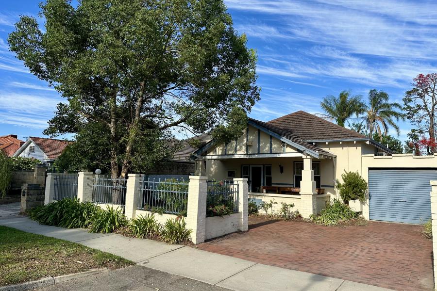 Family Home Close to Wesley College!