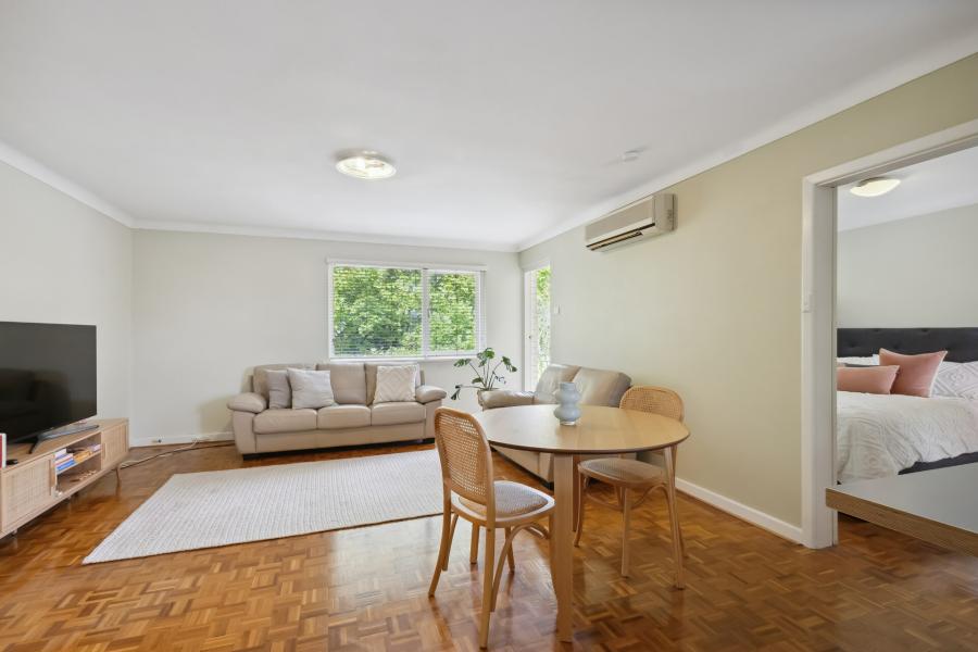 Spacious Top Floor Corner Apartment