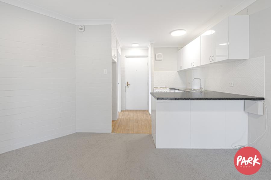 Right on the Edge of the Cafe Strip!