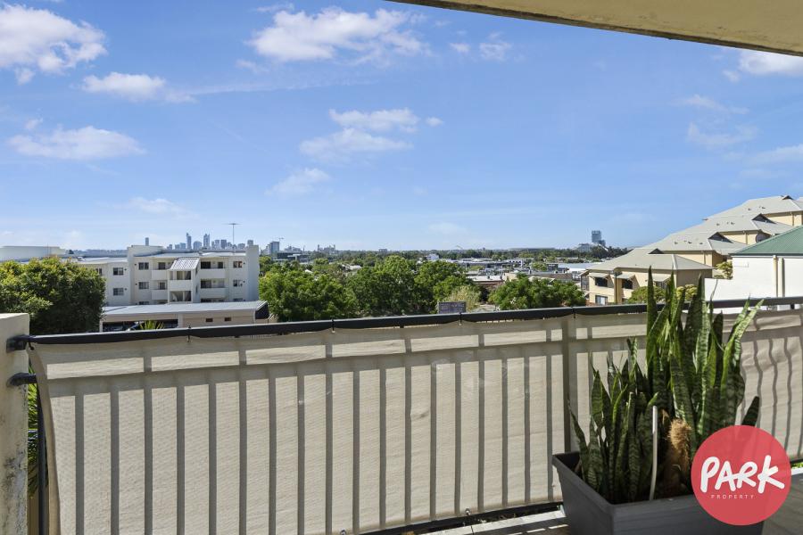 Fully Furnished on the Edge of the Cafe Strip