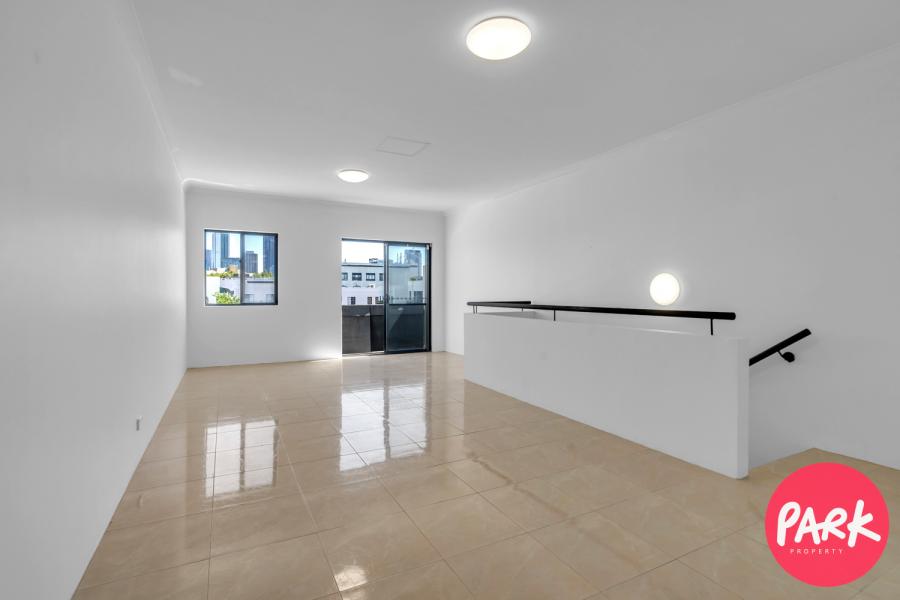 Renovated First Floor Apartment with City Views!