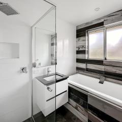 Modern Bathroom