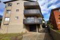 Spacious Top-Floor Apartment with Views – Walk to Fairfield Station