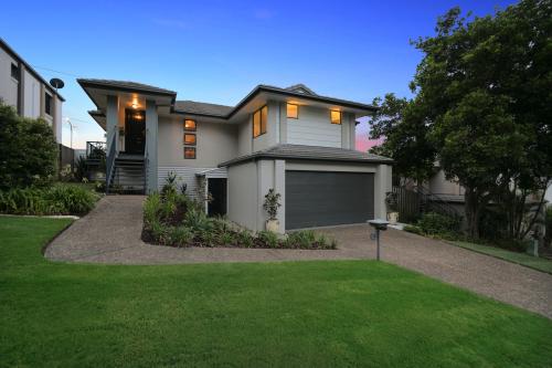 2/4, Faculty Cres, Mudgeeraba, Faculty Cres - Image 1