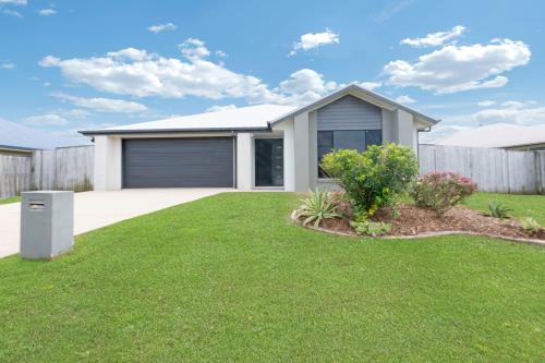 84 Whitehaven Drive, Blacks Beach, Blacks Beach - Image 1