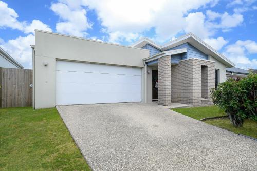 85 Royal Sands Boulvard, Bucasia, Bucasia - Image 1