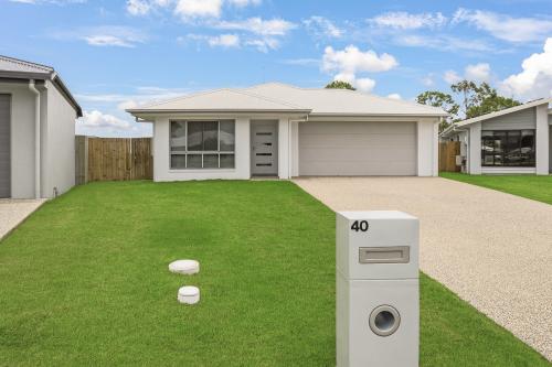 40 Moreton Dr, Rural View, Rural View - Image 1