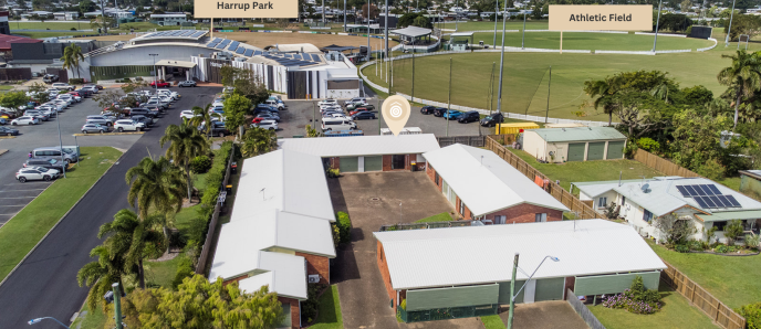 Easy Care, Solid Brick Unit & Fantastic Location!