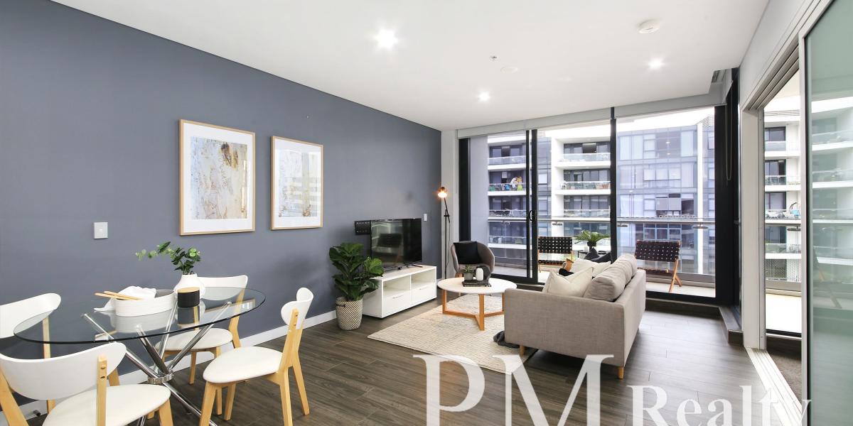 Stylish and Modern Top-Floor Apartment in a Resort Style Complex