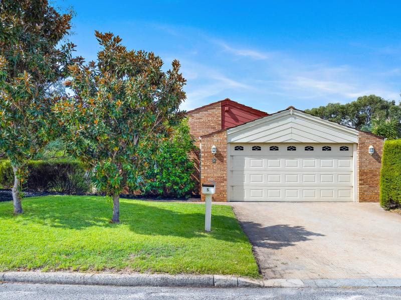 Spacious Family Living in a Quiet Cul-de-Sac