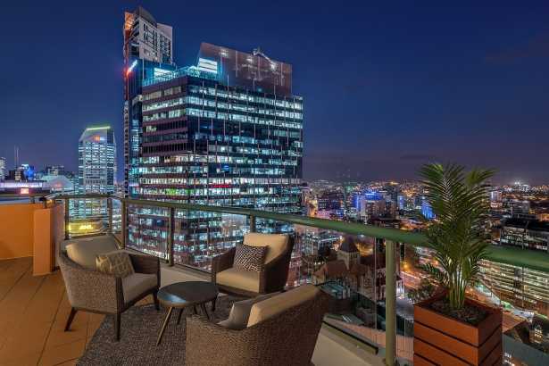 Riverfront Sub-Penthouse at Admiralty Towers II