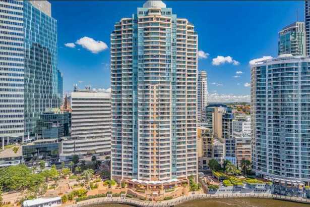 Prestigious Riverfront Living – Admiralty Towers II