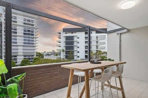 Top-Floor Apartment with River Views & Premium Finishes