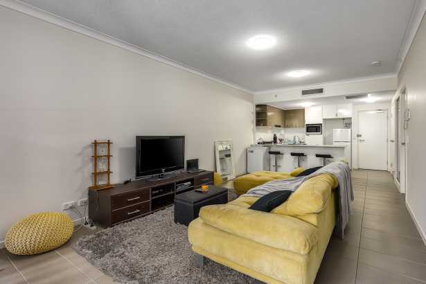 Spacious, Stylish & Perfectly Positioned!
