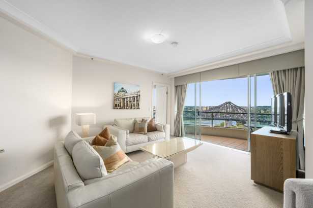 Luxury Fully Furnished Riverfront Apartment – Admiralty Towers II