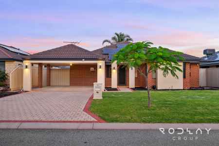 SEVILLE GROVE'S BEST LOCATION - EXCEPTIONAL LIVING!