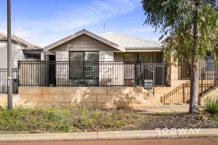 MODERN, LOW MAINTENANCE & MOVE-IN READY!