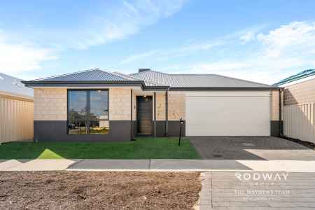 LOW-MAINTENANCE HOME IN HAYNES, RELAXED VIBE